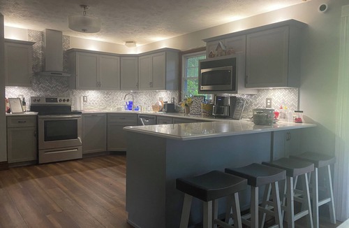 Austinburg House | Fabulous 4-bedroom house on the Grand River