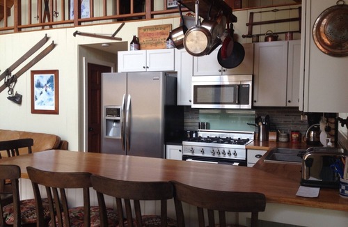 Bartlett Ski Chalet | Fabulous Mountain View Chalet close to Everything in North Conway. Pet Friendly