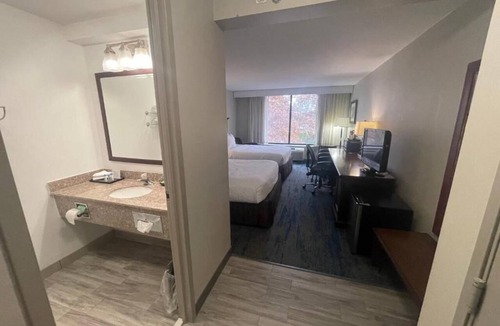 Independence Hotel | FairBridge Inn & Suites Independence