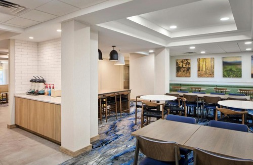 Avon Hotel | Fairfield Inn & Suites Cleveland Avon
