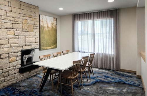 Avon Hotel | Fairfield Inn & Suites Cleveland Avon