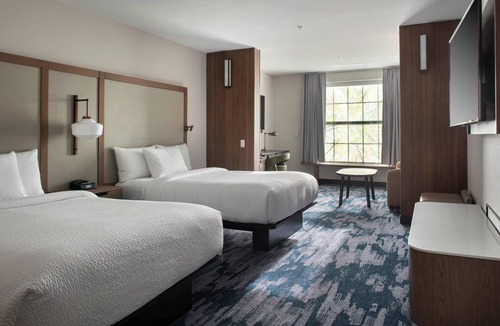 Williamstown Hotel | Fairfield Inn & Suites by Marriott Williamstown
