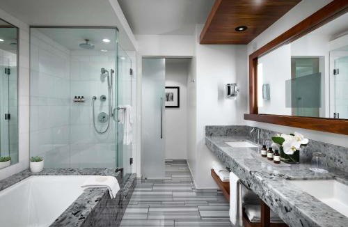 Coal Harbour Hotel | Fairmont Pacific Rim