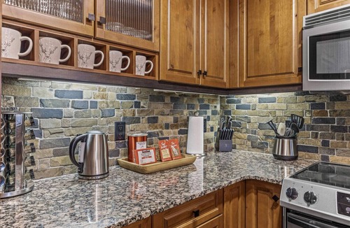 Canmore Condo | Falcon`s Nest, Nest in the Rockies
