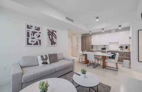 Brickell Condo | Family 2BR Skyline Near Miami Stadium