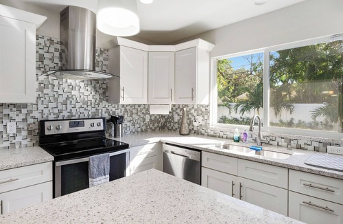 Lighthouse Point House | Family and Pet Friendly Wife and kids Will Love this Place Clean Safe - Duplex