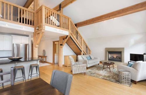 Nicklaus North House | Family Chalet, Golf Course, Hot Tub, BBQ, Garden
