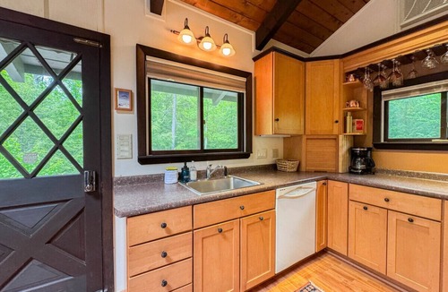 Jackson Ski Chalet | Family Chalet Near Story Land | Private Hot Tub!