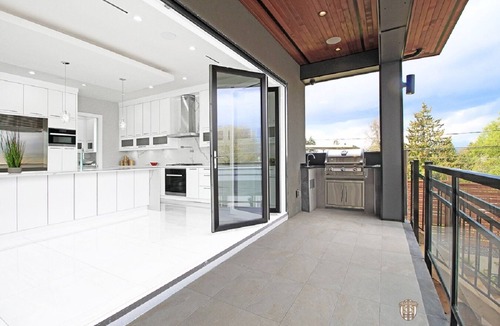 Burnaby Apartment | Family Friendly 5 Bed Rooms house The Chateau - ST No. 00177094