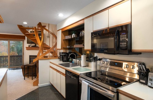Jackson Condo | Family-friendly condo with amenities minutes from StoryLand & ski mountains!