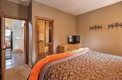 Rendezvous Cabin | Family-Friendly Fraser Getaway - Walk to Shuttle!