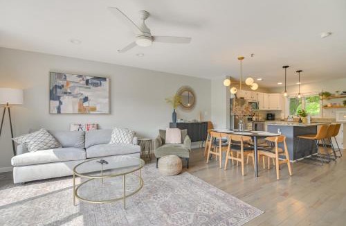 North Conway House | Family-Friendly Gem w/Heated Pool near Storyland!