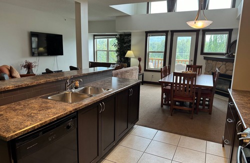 East Kootenay Condo | Family-Friendly Penthouse with Valley Views