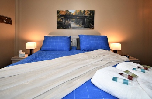 Hinton House | Family friendly townhouse close to Jasper National Park!
