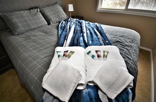 Hinton House | Family friendly townhouse close to Jasper National Park!