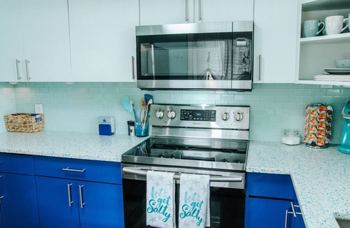 Stuart House | Family-Friendly Tropical Oasis by Downtown & Beach with Gorgeous Backyard