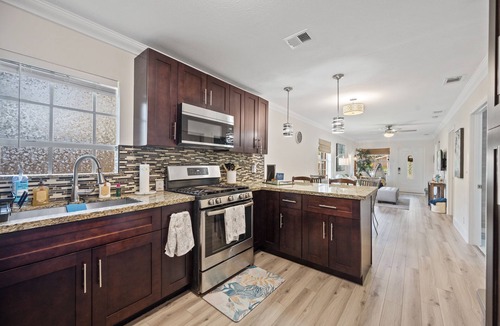 Poiciana Park II House | Family-Friendly Paradise near the Beach & Downtown