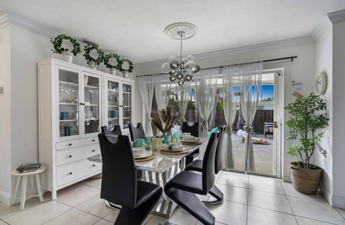 Hollywood Lakes House | Family Fun Villa | Heated Pool | Arcade & Ping Pong | BBQ | Near Hollywood Beach