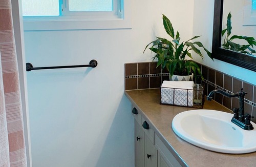 Westbank House | Family getaway in the heart of West Kelowna’s wine country - Legal