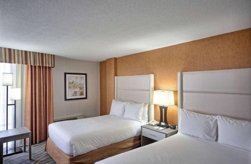 South Portland Hotel | Family Getaway Near Downtown Portland & Maine Mall w/Indoor Pool l 2 Units