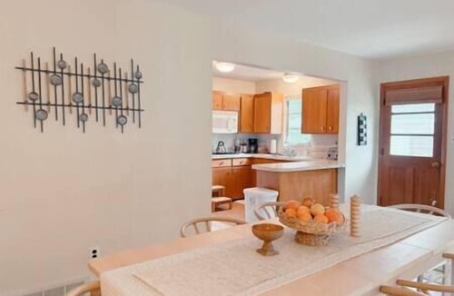 Willowick House | Family Home Across from Park & Pool Access