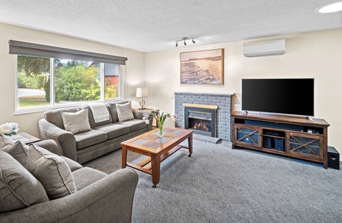 Victoria House | Family Home in the Seaside Community