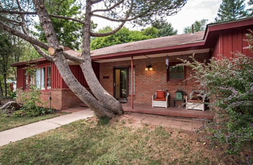 Glenwood Springs House | Family Home w Grill & Yard, Near Town,Dog Friendly