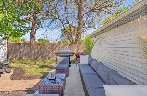 Lorain House | Family Retreat Arcade Sleeps 11, With Fire pit