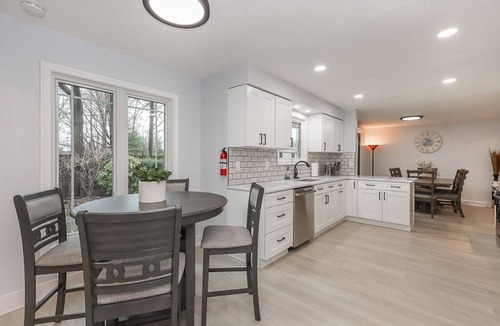 Avon Lake House | Family Retreat with Hot Tub & EV