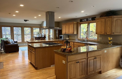 Diamond Point House | FAMILY VACATION-Large & SpaciousHome,LakeViews, Beach,Dock,2 Pools,Playgrounds
