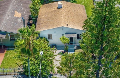 Liberty City House | Fantastic 1-bedroom townhome with AC in vibrant Miami