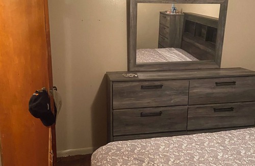 Cleveland Heights Apartment | Fantastic 2-bedroom apartment with AC in Cleveland Heights