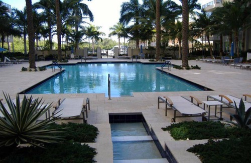 Boynton Beach Condo | Fantastic Condo, Ideal Location, Fully Furnished With Upgrades Throughout.