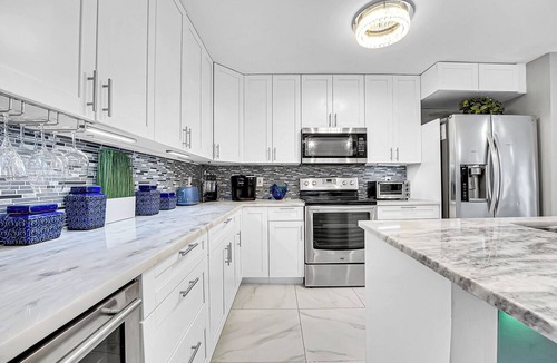 Wellington House | Fantastic single family-home conveniently located near everything!