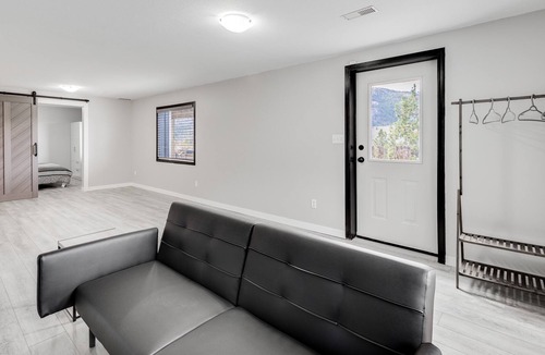 Okanagan-Similkameen House | Fantastic Updated Lakeview Suite in Okanagan Falls