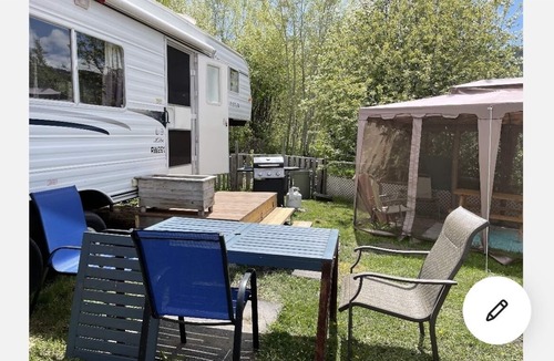 Okanagan-Similkameen House | Farm Stay Marron Valley- 5th Wheel Trailer