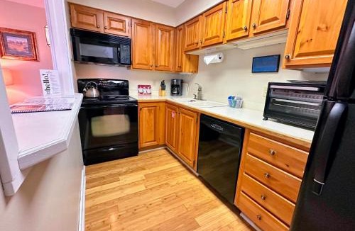 Carroll House | FC39 Entry level Bretton Woods Cottage on beginner ski trail