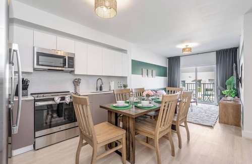 Hallandale Beach Apartment | FIFA 2026 Stay! Spacious 2BR/2BA Near Miami, FLL, Casino & Parking