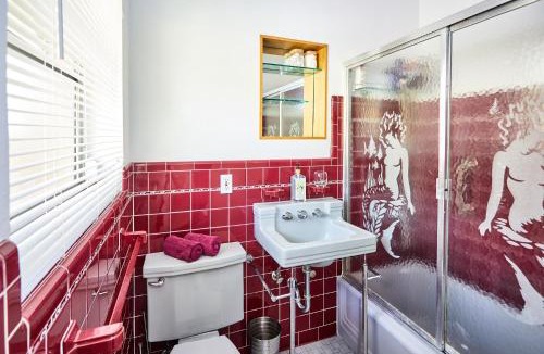 El Portal Villa | FIFA HQ: 8mi to Stadium | Sleeps 10 | Pool & Games