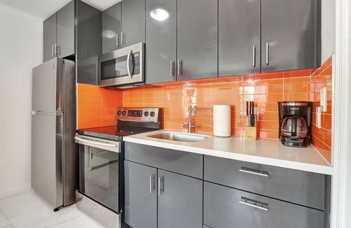 Highland Garden Apartment | FIFA Perfect 18 KM | Bayamo: Casita Near Beach & Gym Access