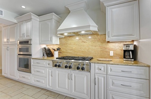 Bel Air House | FIFA Perfect | Ocean Mist: Chef's Kitchen & Private Pool