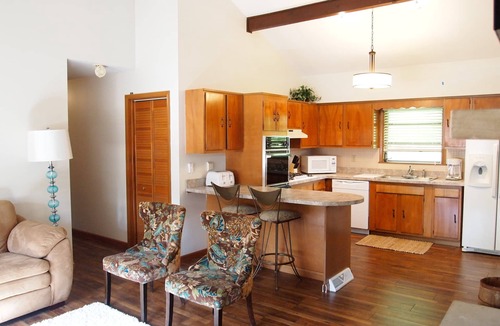Gloria Glens Park House | Fish, Swim, Or Boat On Ohio's Largest Natural Lake. Super Affordable 3 Br