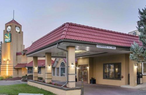 Medicine Hat Hotel | Flamingo Hotel