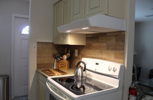 Parkside Apartment | FlipFlop condo#1 BEST BANG for your DOLLAR!