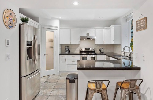 Metro Vancouver Regional District House | Forest Getaway 2 Bedroom Suite with Hot & Cold Tub