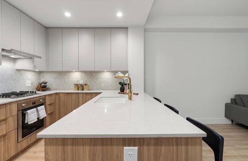 Lynn Valley Apartment | Forest Retreat - Fully Furnished 1 bedroom in Lynn Valley