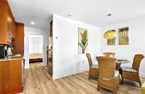 Ilexhurst House | Four Beach Lovers 4 · Full-Size Garden Unit · Solar · Gulf in 50 Steps
