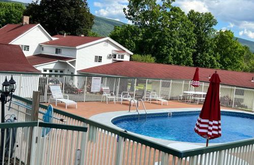 Manchester Center Hotel | Four Winds Country Motel