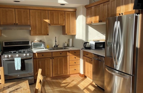 Weston House | Frank Lloyd Wright inspired Private, mountain views, wheelchairs accessible
