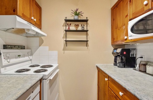 East Kootenay Apartment | Free As A Bird | Upper Village | Pool | Hot Tub